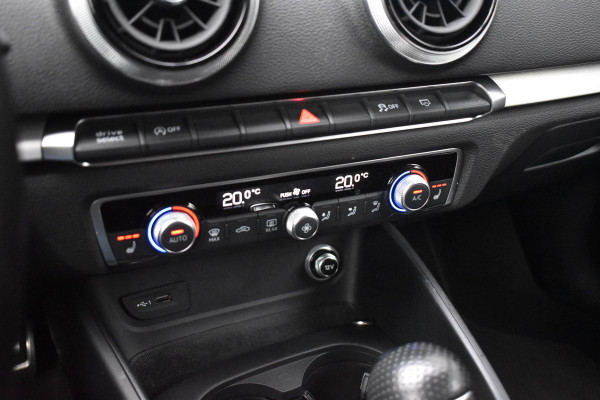 Audi A3 Sportback 35 TFSI S-Line | Orig. NL | 18'' Wielen | Stoelverwarming | 3X S-Line | DAB |