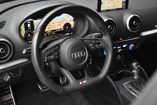 Audi A3 Sportback 35 TFSI S-Line | Orig. NL | 18'' Wielen | Stoelverwarming | 3X S-Line | DAB |