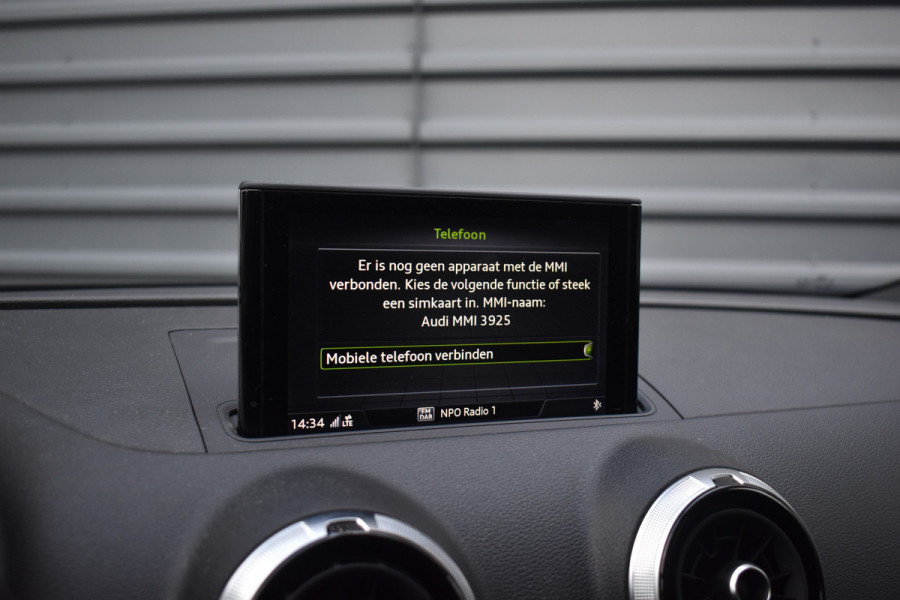 Audi A3 Sportback 35 TFSI S-Line | Orig. NL | 18'' Wielen | Stoelverwarming | 3X S-Line | DAB |