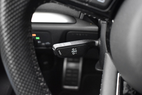 Audi A3 Sportback 35 TFSI S-Line | Orig. NL | 18'' Wielen | Stoelverwarming | 3X S-Line | DAB |