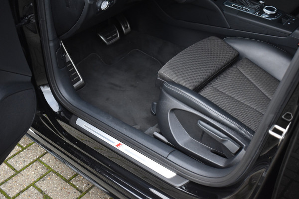 Audi A3 Sportback 35 TFSI S-Line | Orig. NL | 18'' Wielen | Stoelverwarming | 3X S-Line | DAB |