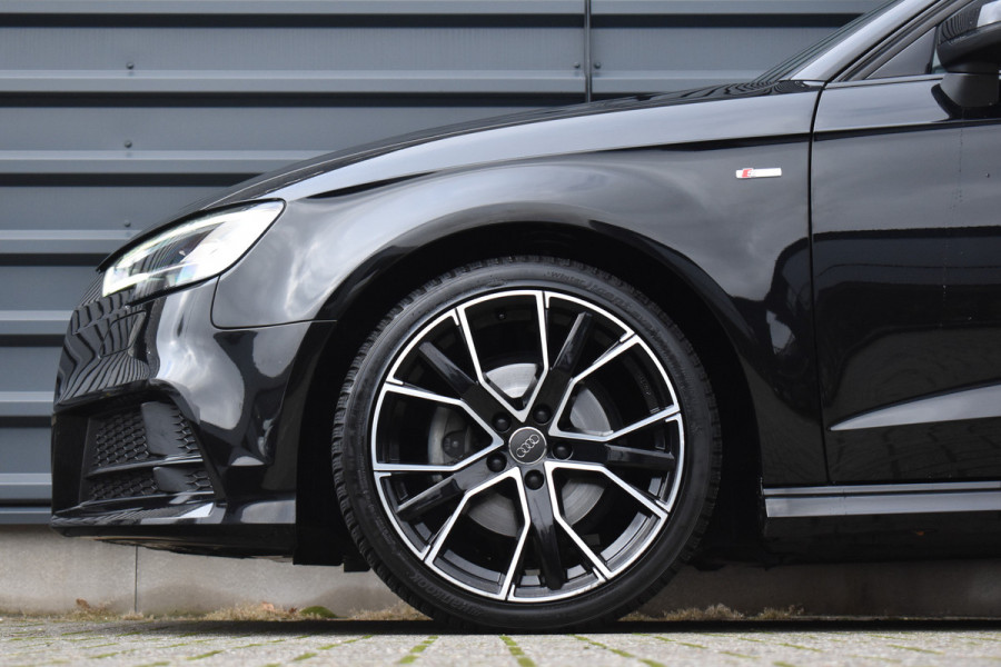 Audi A3 Sportback 35 TFSI S-Line | Orig. NL | 18'' Wielen | Stoelverwarming | 3X S-Line | DAB |
