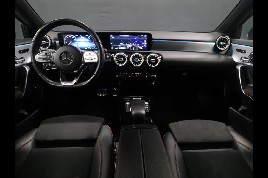 Mercedes-Benz A-Klasse 250 e AMG Limited *WEEKAANBIEIDNG* [SCHUIFKANTELDAK, SFEERVERLICHTING, CAMERA, PDC V+A, MEMORY SEATS, APPLE CARPLAY, ANDROID AUTO, CRUISE CONTROL, STOELVERWARMING, NIEUWSTAAT]