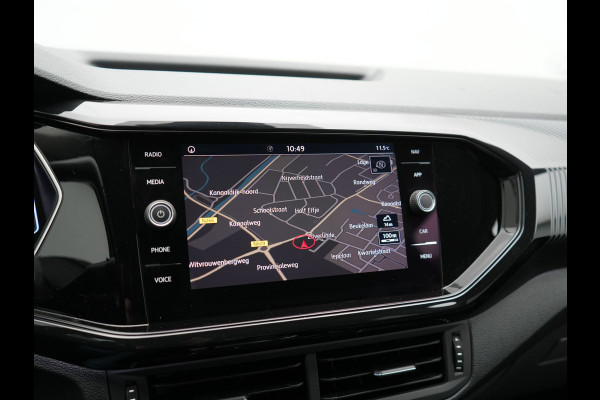 Volkswagen T-Cross 1.0 TSI Style Automaat 116pk | Adaptive Cruise | Apple Carplay | Blis | Keyless | Sportstoelen Verwarmd | Lane Assist | Navigatie | Virtual | DAB | 18"L.M |