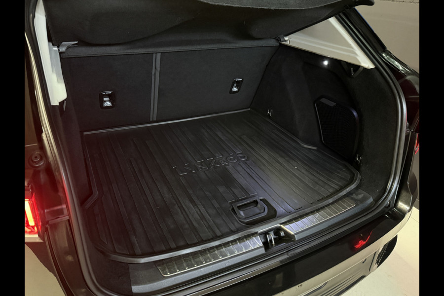 Lynk & Co 1.5 01 | Panoramadak | Apple Carplay | 360 Camera | Stoelverwarming Infinity | ACC