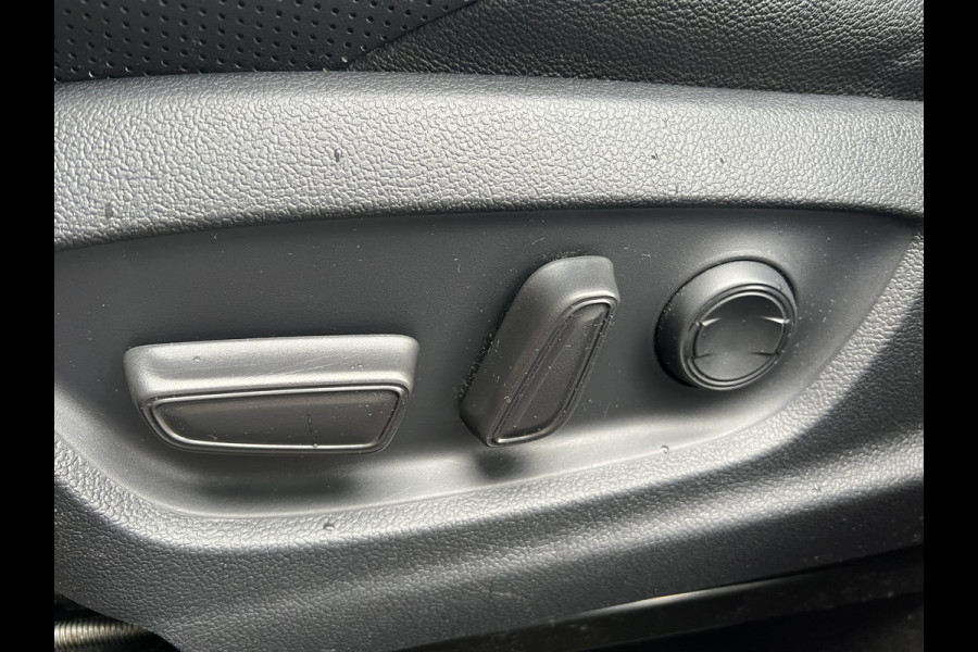 Toyota C-HR 2.0 Hybrid Launch Edition | Bi-Tone | Full Led | Leder | Stuur & Stoel verw. | Prijs Rijklaar!!