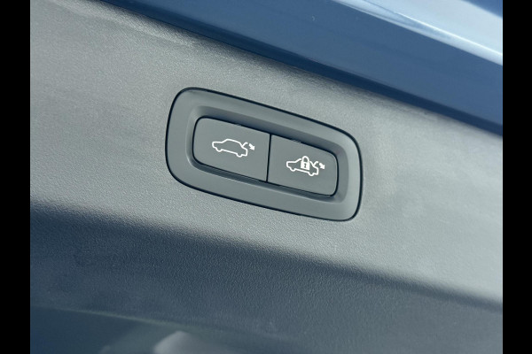 Lynk & Co 01 LYNK& CO 01 VAN: €30.900,- VOOR: €27.877,- UW EINDEJAARSVOORDEEL: €3.023,- | PHEV PLUG-IN HYBRIDE | COMPLETE AUTO / ZWARTE HEMEL | ELEKTRISCH PANORAMADAK | FULL OPTIONS | LYNK & CO GARANTIE T/M 4-2028 | RIJKLAAR GELEVERD | BTW VERREKENBAAR |