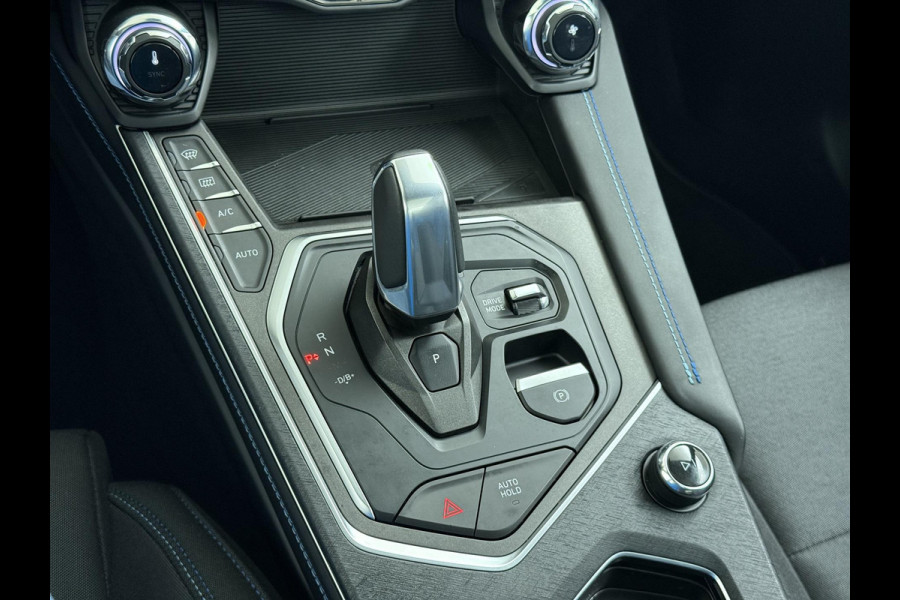 Lynk & Co 01 LYNK& CO 01 VAN: €30.900,- VOOR: €27.877,- UW EINDEJAARSVOORDEEL: €3.023,- | PHEV PLUG-IN HYBRIDE | COMPLETE AUTO / ZWARTE HEMEL | ELEKTRISCH PANORAMADAK | FULL OPTIONS | LYNK & CO GARANTIE T/M 4-2028 | RIJKLAAR GELEVERD | BTW VERREKENBAAR |