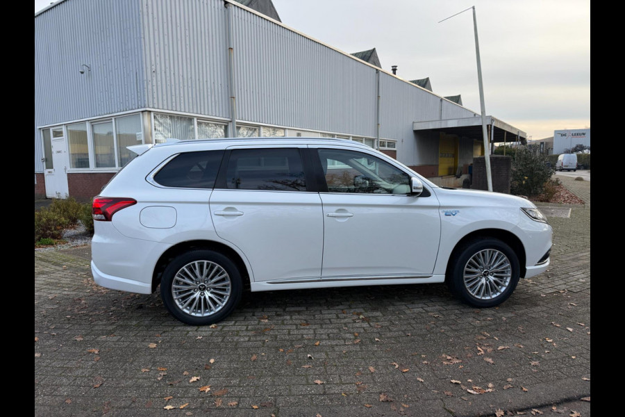 Mitsubishi Outlander 2.4 PHEV HYBRIDE 2020 230PK INTENSE+ SPORT ALCANTARA LEDER