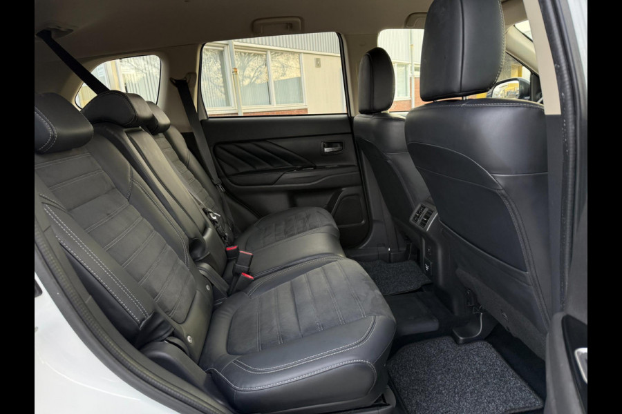Mitsubishi Outlander 2.4 PHEV HYBRIDE 2020 230PK INTENSE+ SPORT ALCANTARA LEDER