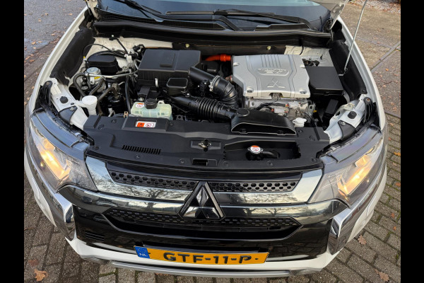 Mitsubishi Outlander 2.4 PHEV HYBRIDE 2020 230PK INTENSE+ SPORT ALCANTARA LEDER