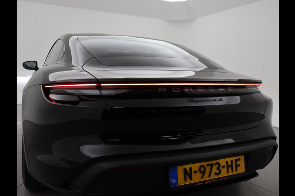 Porsche Taycan 4S 490 PK PERFORMANCE 84 KWH + SPORT CHRONO | ACHTERASBESTURING | 21 INCH | SPORTSTOELEN