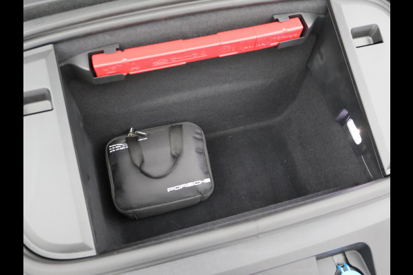 Porsche Taycan 4S 490 PK PERFORMANCE 84 KWH + SPORT CHRONO | ACHTERASBESTURING | 21 INCH | SPORTSTOELEN