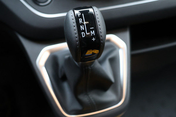 Renault Trafic 2.0 170 PK L2H1 DC | Dubbel Cabine | Navigatie | Blind Spot | Camera | CarPlay | Trekhaak | Stoelverwarming | Virtual Cockpit | 5-Zitter | Dubbel cabine | NAP Logisch | NL Auto