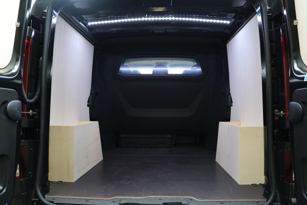 Renault Trafic 2.0 170 PK L2H1 DC | Dubbel Cabine | Navigatie | Blind Spot | Camera | CarPlay | Trekhaak | Stoelverwarming | Virtual Cockpit | 5-Zitter | Dubbel cabine | NAP Logisch | NL Auto