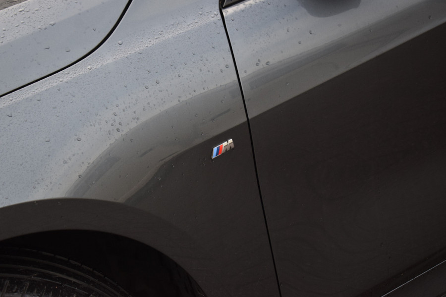 BMW 1-serie 118i Business Edition Plus | Apple CarPlay | Leer | Stoelverw. | 19” LM