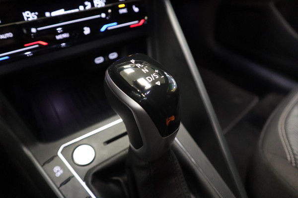 Volkswagen Taigo 1.0 TSI R-Line Edition 18'inch lmv Adaptive-Cruise Full-led 24 maanden garantie mogelijk (*vraag naar de voorwaarden)