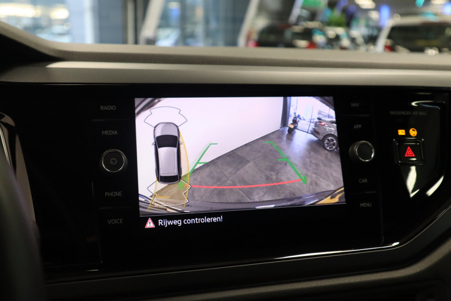 Volkswagen Taigo 1.0 TSI R-Line Edition 18'inch lmv Adaptive-Cruise Full-led 24 maanden garantie mogelijk (*vraag naar de voorwaarden)