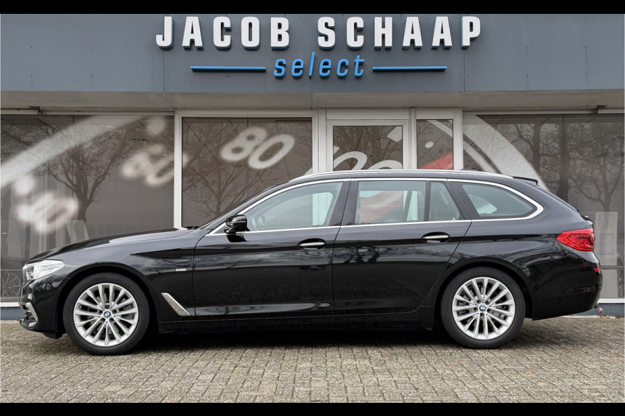 BMW 5 Serie Touring 520i High Executive Luxury Automaat / Pano dak / 18"LM / Leder / Camera