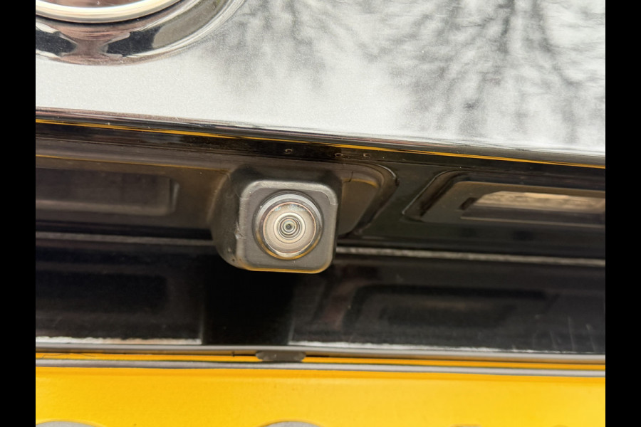 BMW 5 Serie Touring 520i High Executive Luxury Automaat / Pano dak / 18"LM / Leder / Camera