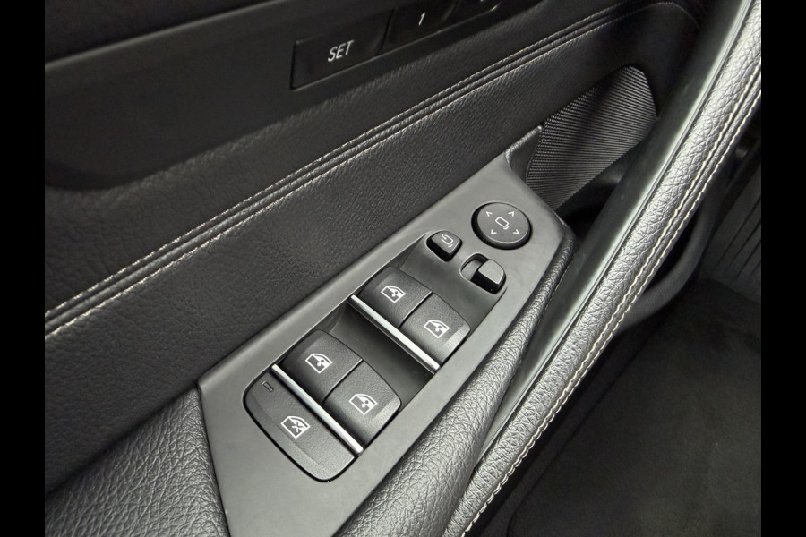 BMW 5 Serie Touring 520i High Executive Luxury Automaat / Pano dak / 18"LM / Leder / Camera