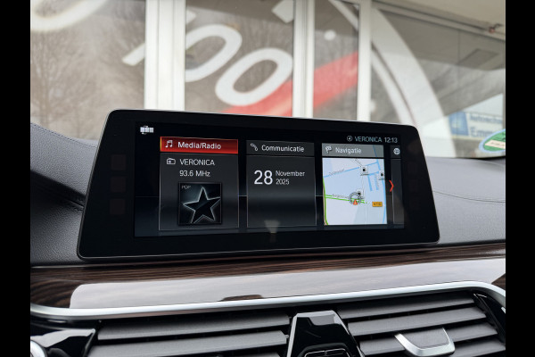 BMW 5 Serie Touring 520i High Executive Luxury Automaat / Pano dak / 18"LM / Leder / Camera