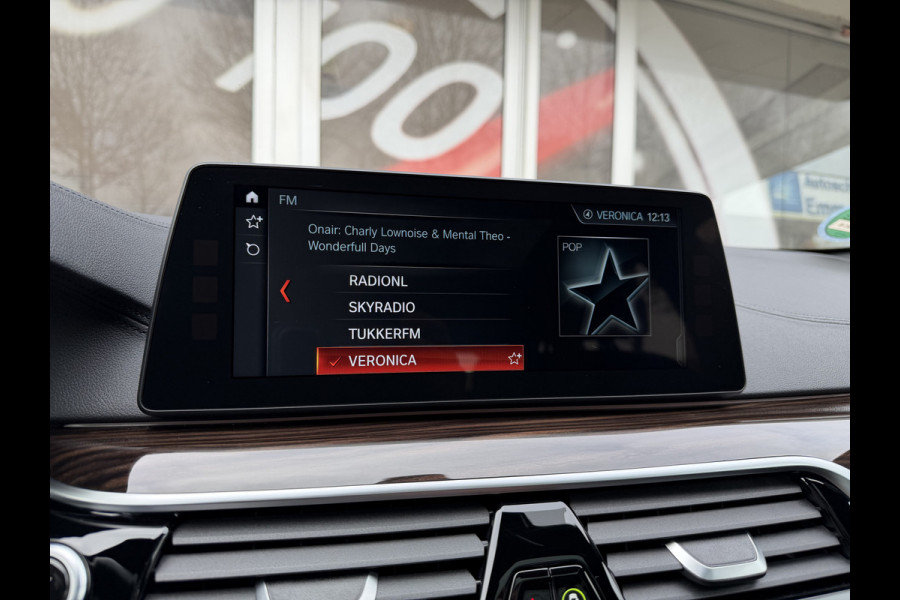 BMW 5 Serie Touring 520i High Executive Luxury Automaat / Pano dak / 18"LM / Leder / Camera