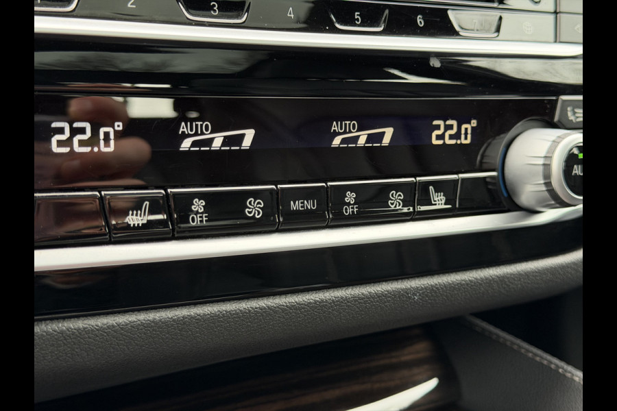 BMW 5 Serie Touring 520i High Executive Luxury Automaat / Pano dak / 18"LM / Leder / Camera