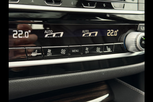 BMW 5 Serie Touring 520i High Executive Luxury Automaat / Pano dak / 18"LM / Leder / Camera