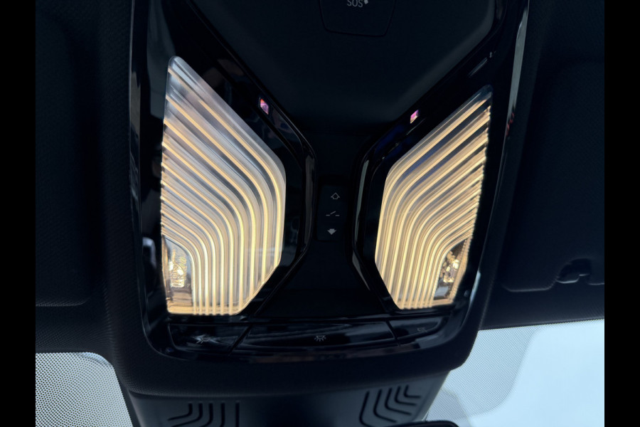 BMW 5 Serie Touring 520i High Executive Luxury Automaat / Pano dak / 18"LM / Leder / Camera