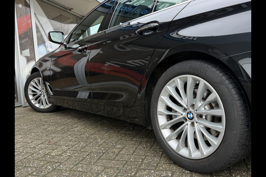 BMW 5 Serie Touring 520i High Executive Luxury Automaat / Pano dak / 18"LM / Leder / Camera