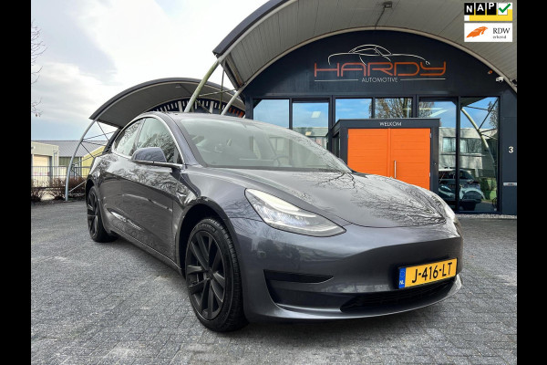 Tesla Model 3 Standard RWD Plus 60 kWh 85% SOH Trekhaak (1.000kg) Rijklaarprijs!