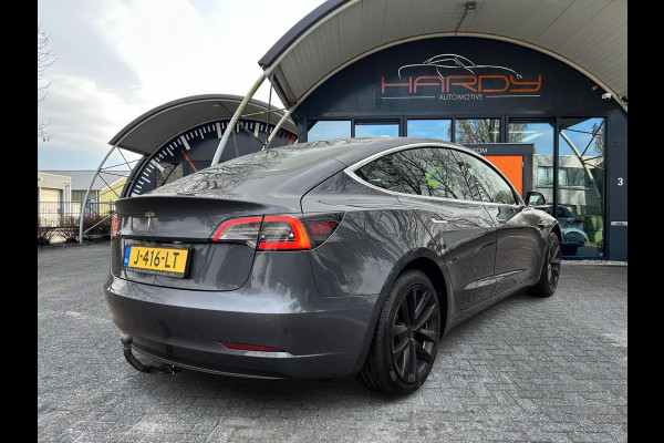 Tesla Model 3 Standard RWD Plus 60 kWh 85% SOH Trekhaak (1.000kg) Rijklaarprijs!