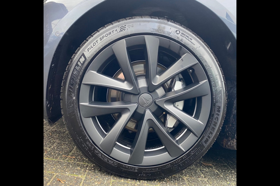 Tesla Model 3 Standard RWD Plus 60 kWh 85% SOH Trekhaak (1.000kg) Rijklaarprijs!