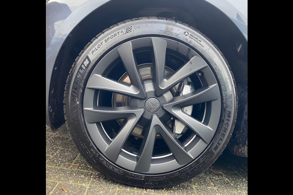 Tesla Model 3 Standard RWD Plus 60 kWh 85% SOH Trekhaak (1.000kg) Rijklaarprijs!