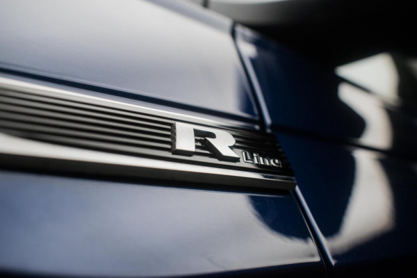 Volkswagen Polo 1.0 TSI Highline R-LINE 116PK ORG NL [ Panoramadak Sfeerverlichting Carplay Adaptive Cruise Parkeersensoren DAB ]