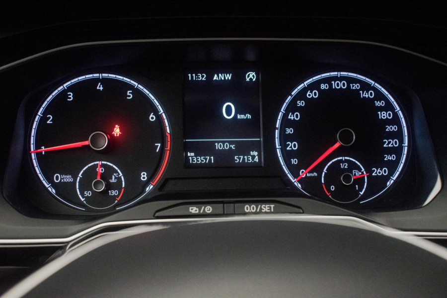 Volkswagen Polo 1.0 TSI Highline R-LINE 116PK ORG NL [ Panoramadak Sfeerverlichting Carplay Adaptive Cruise Parkeersensoren DAB ]