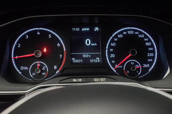 Volkswagen Polo 1.0 TSI Highline R-LINE 116PK ORG NL [ Panoramadak Sfeerverlichting Carplay Adaptive Cruise Parkeersensoren DAB ]