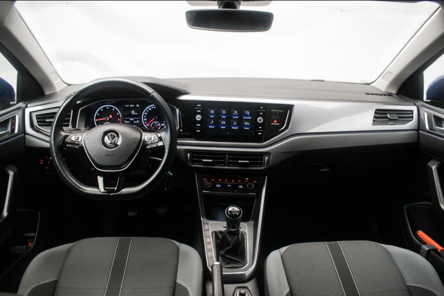 Volkswagen Polo 1.0 TSI Highline R-LINE 116PK ORG NL [ Panoramadak Sfeerverlichting Carplay Adaptive Cruise Parkeersensoren DAB ]