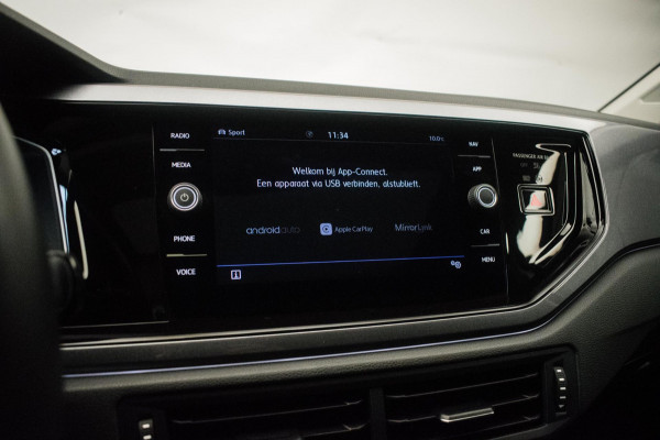 Volkswagen Polo 1.0 TSI Highline R-LINE 116PK ORG NL [ Panoramadak Sfeerverlichting Carplay Adaptive Cruise Parkeersensoren DAB ]