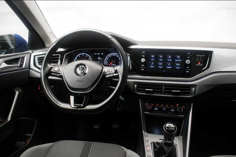 Volkswagen Polo 1.0 TSI Highline R-LINE 116PK ORG NL [ Panoramadak Sfeerverlichting Carplay Adaptive Cruise Parkeersensoren DAB ]