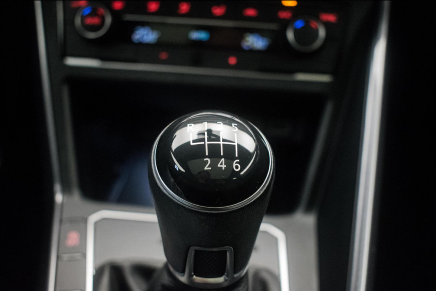 Volkswagen Polo 1.0 TSI Highline R-LINE 116PK ORG NL [ Panoramadak Sfeerverlichting Carplay Adaptive Cruise Parkeersensoren DAB ]