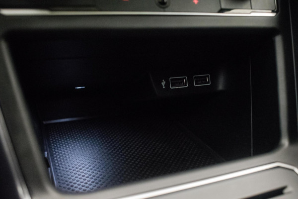 Volkswagen Polo 1.0 TSI Highline R-LINE 116PK ORG NL [ Panoramadak Sfeerverlichting Carplay Adaptive Cruise Parkeersensoren DAB ]