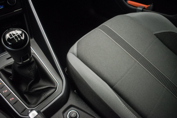 Volkswagen Polo 1.0 TSI Highline R-LINE 116PK ORG NL [ Panoramadak Sfeerverlichting Carplay Adaptive Cruise Parkeersensoren DAB ]