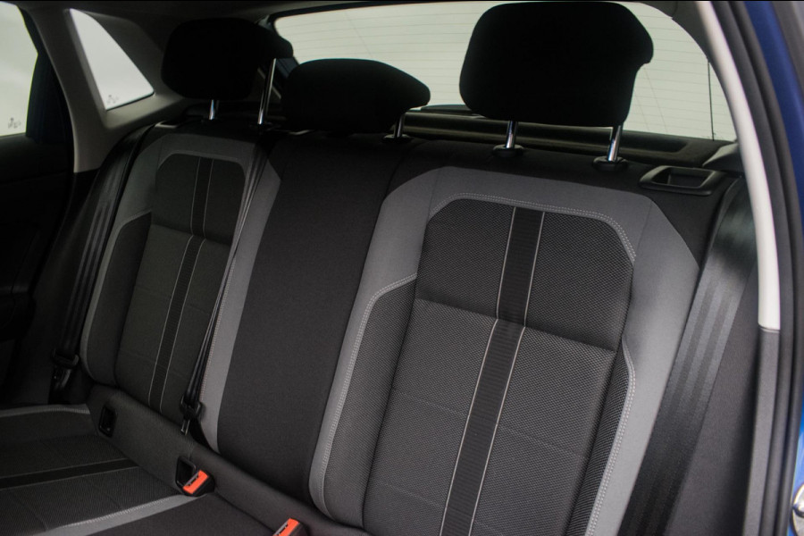 Volkswagen Polo 1.0 TSI Highline R-LINE 116PK ORG NL [ Panoramadak Sfeerverlichting Carplay Adaptive Cruise Parkeersensoren DAB ]