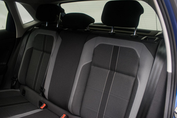 Volkswagen Polo 1.0 TSI Highline R-LINE 116PK ORG NL [ Panoramadak Sfeerverlichting Carplay Adaptive Cruise Parkeersensoren DAB ]