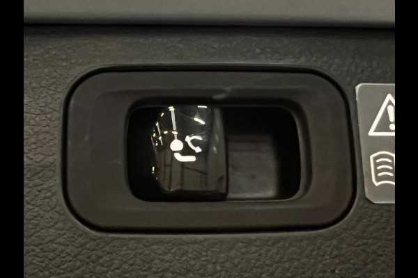 Mercedes-Benz C-Klasse Estate 220d / Pano / BTW / 18" AMG / Trekhaak