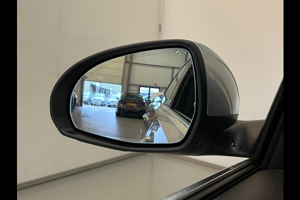 Mercedes-Benz C-Klasse Estate 220d / Pano / BTW / 18" AMG / Trekhaak