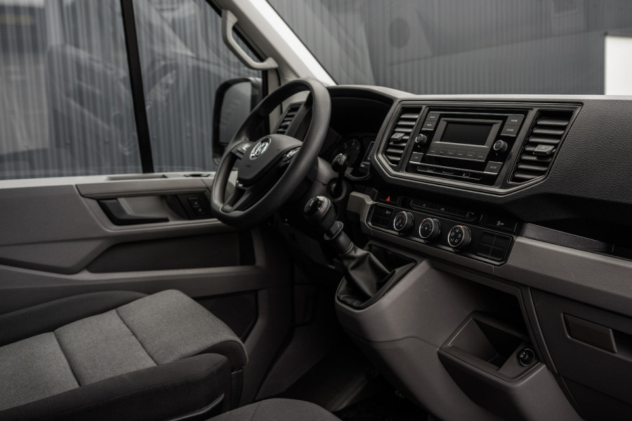 Volkswagen Crafter **35 2.0 TDI 177PK | Bakwagen met laadklep | Airco | Adapt.cruise | 3-Zits**