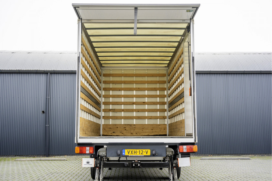 Volkswagen Crafter **35 2.0 TDI 177PK | Bakwagen met laadklep | Airco | Adapt.cruise | 3-Zits**